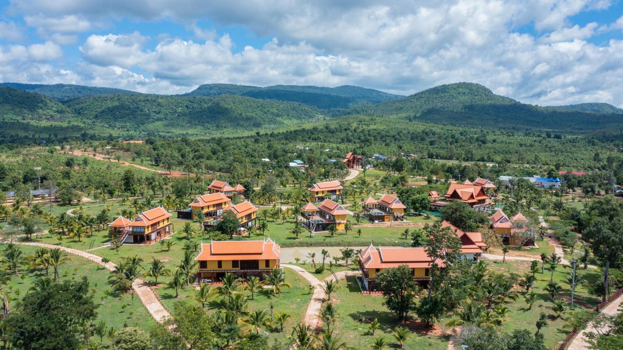 Phum Domnak Domrey Resort Chambok ภายนอก รูปภาพ